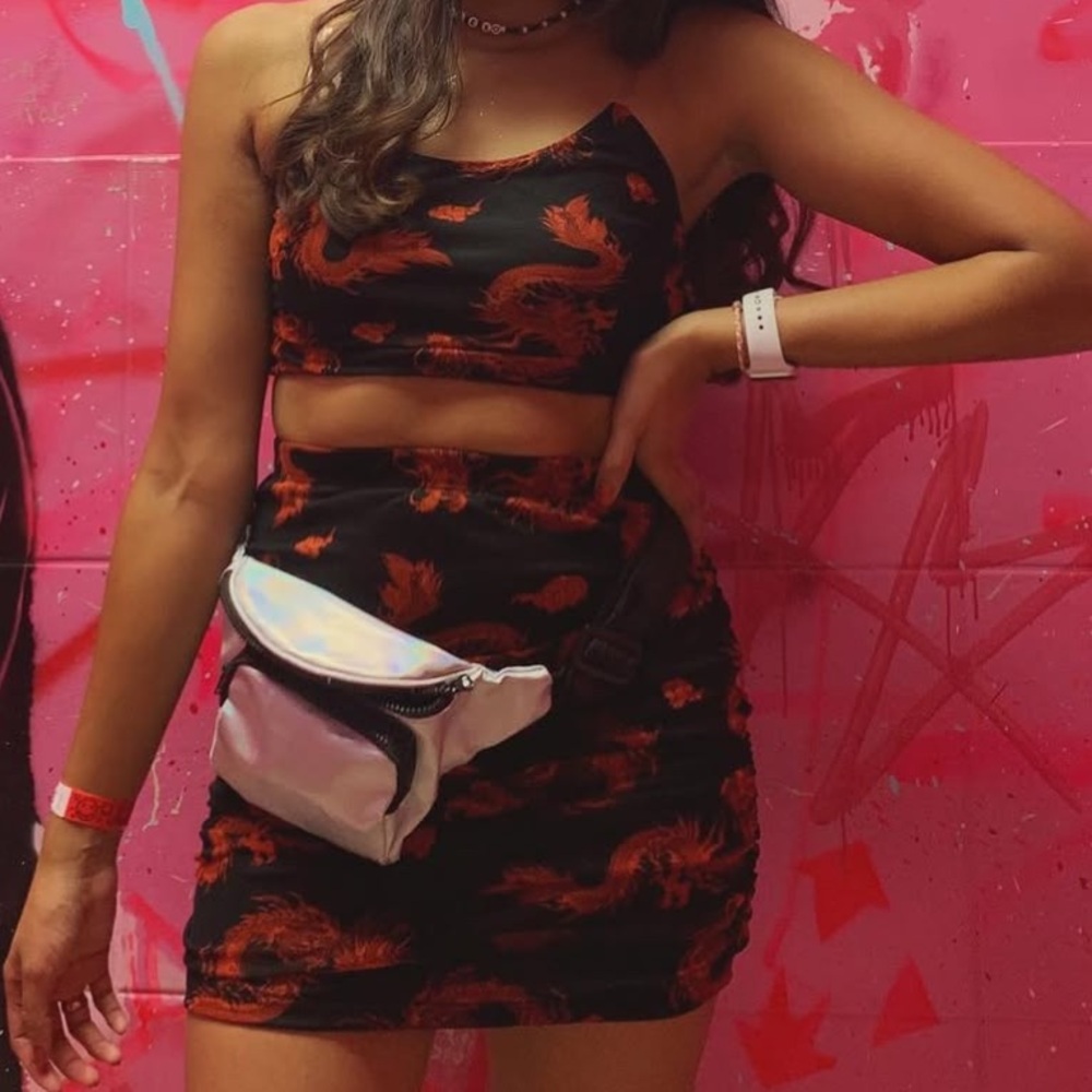 Mesh black and red dragon club rave set